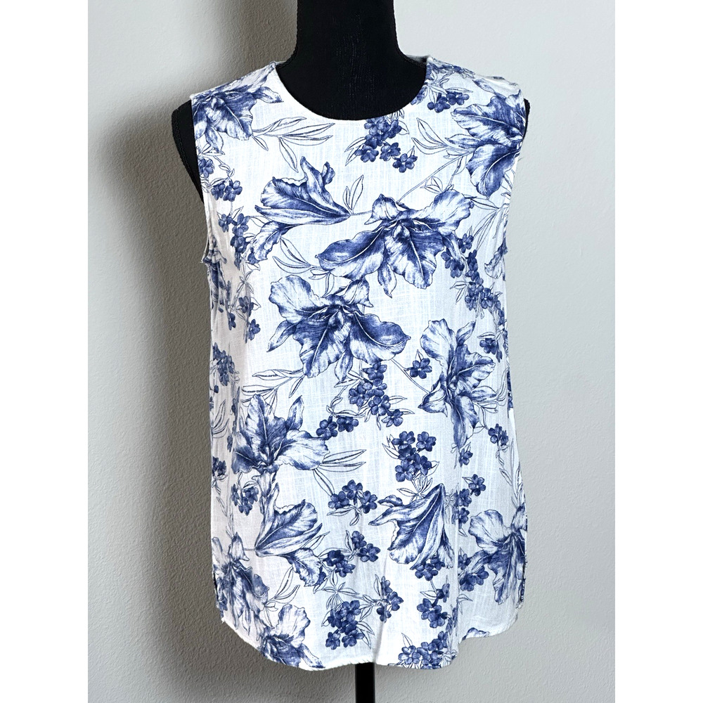 Philosophy Women's Blue & White Floral Button Down Back Top Size (S)